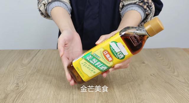 料酒的作用和用法料酒什么时候放，料酒的作用和用法什么菜可以加料酒