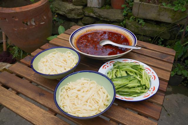 生日吃什么食物寓意好呢，老人生日吃什么食物寓意好