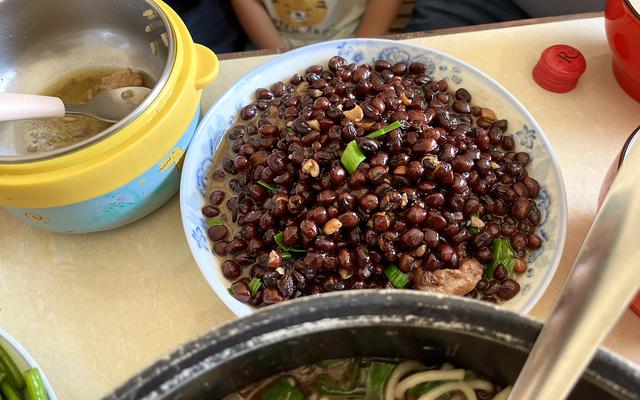 生日吃什么食物寓意好年经人,生日吃什么食物寓意好年经人过