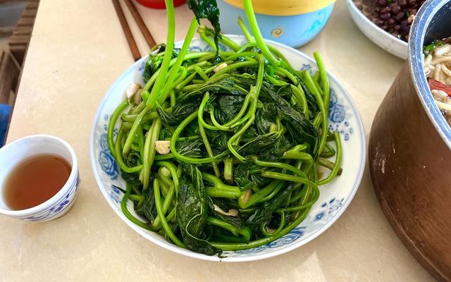 生日吃什么食物寓意好年经人,生日吃什么食物寓意好年经人过