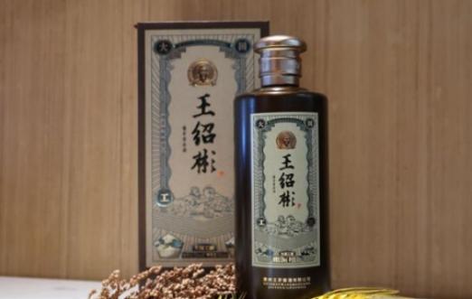 酒里乾坤大,杯中日月长.什么意思,酒后乾坤大,壶中日月下一句长