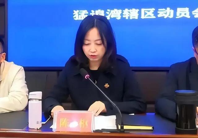 权色交易泛滥，女官员频繁落马，女人往上爬，难道只能靠脱裤子吗