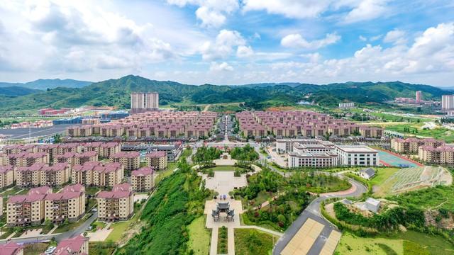 贵州属于四川还是云南,贵州旅游十大景点排名