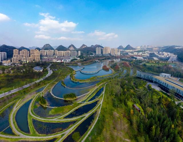 贵州属于四川还是云南,贵州旅游十大景点排名