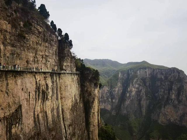 去云台山旅游要准备什么东西呢英语，去云台山旅游要准备什么东西呢英语翻译